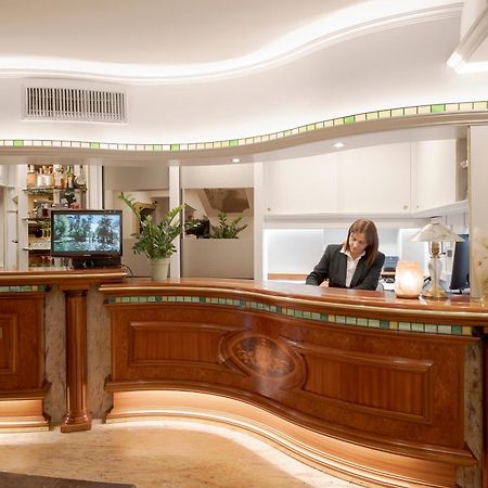 Hotel Ungheria Varese 1946 ภายนอก รูปภาพ