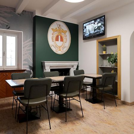 Hotel Ungheria Varese 1946 ภายนอก รูปภาพ