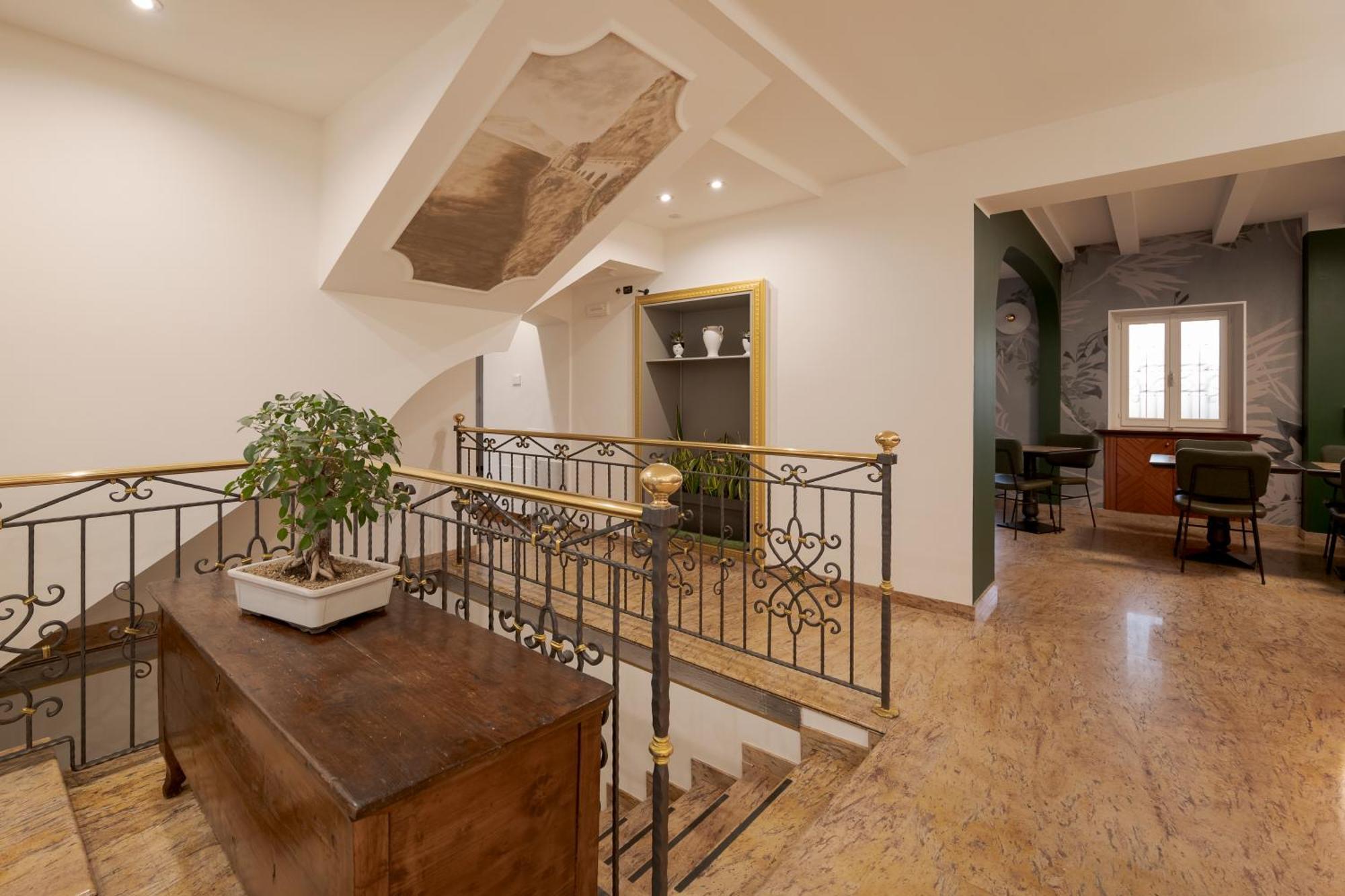 Hotel Ungheria Varese 1946 ภายนอก รูปภาพ