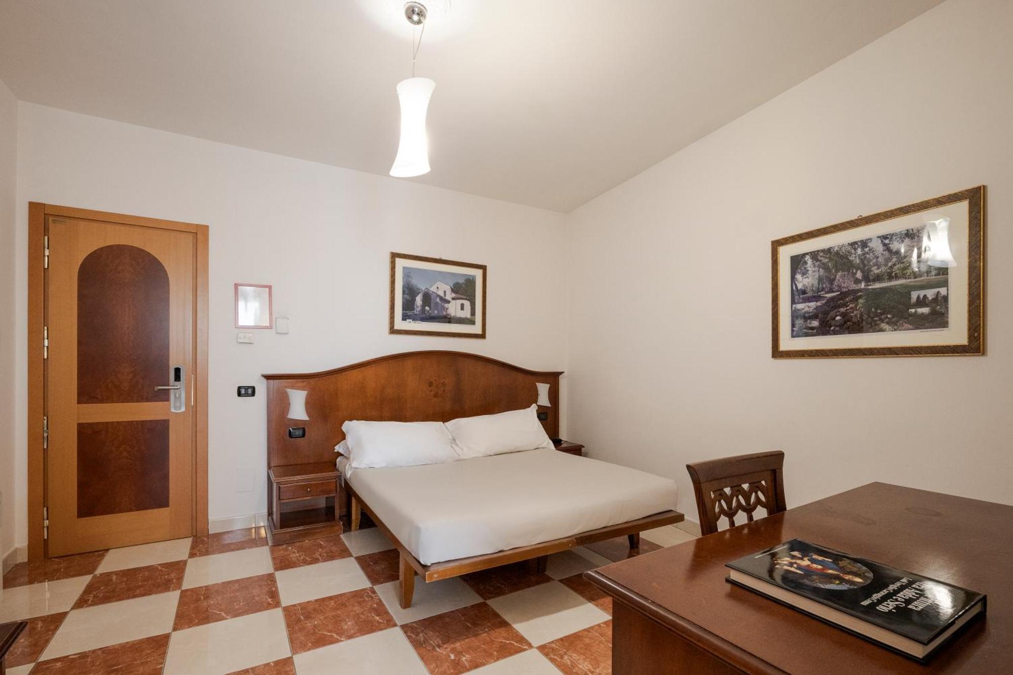 Hotel Ungheria Varese 1946 ภายนอก รูปภาพ