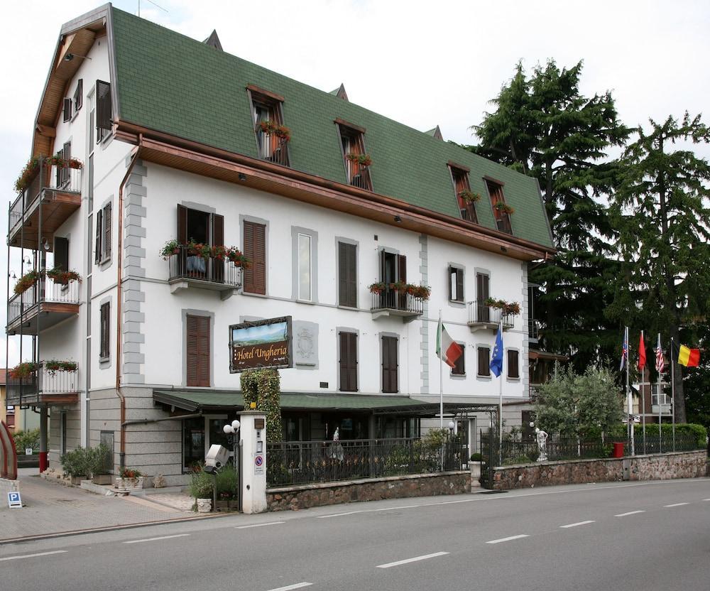 Hotel Ungheria Varese 1946 ภายนอก รูปภาพ