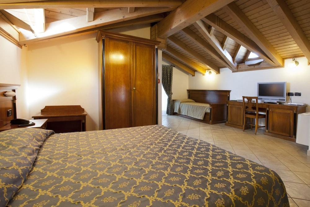 Hotel Ungheria Varese 1946 ภายนอก รูปภาพ