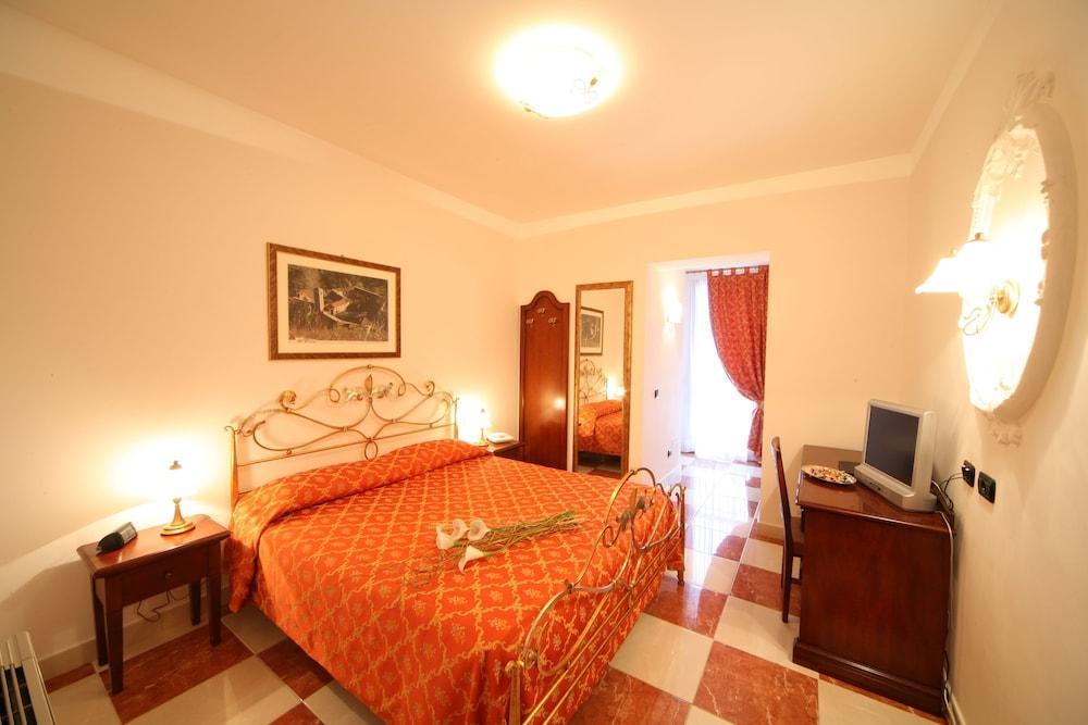 Hotel Ungheria Varese 1946 ภายนอก รูปภาพ